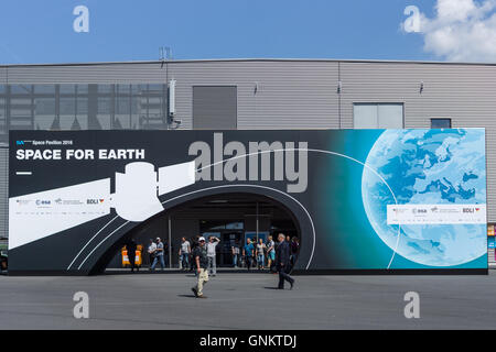 BERLIN, Deutschland - 3. Juni 2016: Space Pavillon. Ausstellung ILA Berlin Airshow 2016 Stockfoto