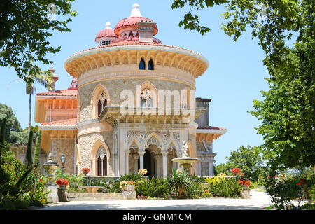 Die Arabeske Monserrate Palace auf einem Hügel in der Nähe der Stadt Sintra, Lissabon, Portugal Stockfoto