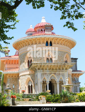 Die Arabeske Monserrate Palace auf einem Hügel in der Nähe der Stadt Sintra, Lissabon, Portugal Stockfoto