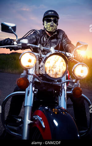 Biker auf der Motorrad im freien Stockfoto