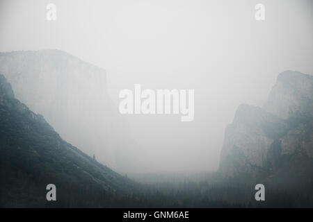 Nebligen Blick im Yosemite National Park Stockfoto