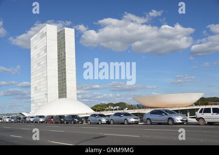 Brasilia-Platz der drei Gewalten Kammer der Abgeordneten und Senat Hauptstadt von Brasilien Gebäude vom Architekten Oscar Niemeyer projiziert Stockfoto