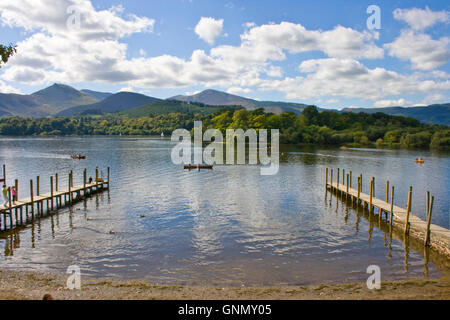 Rudern am Derwent Water in der Nähe von Keswick im Lake District, Cumbria. Stockfoto
