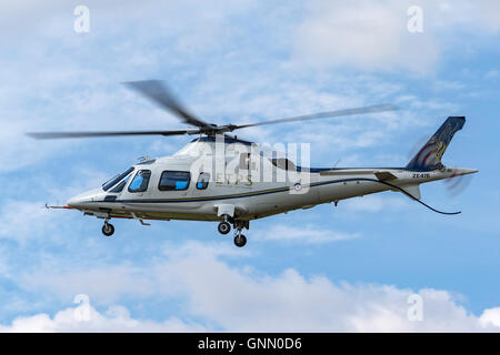 Royal Air Force (RAF) AgustaWestland AW-109E ZE416 von der Empire Test Piloten Schule (ETPS) Stockfoto