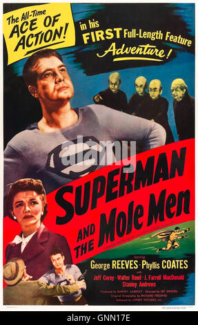 Superman und die Mole-Männer (1951) unter der Regie von Lee Sholem und starring George Reeves, Phyllis Coates und Jeff Corey. Supermans erster Ausflug auf der großen Leinwand sieht ihn von unten Wesen kämpfen. Siehe Beschreibung für mehr Informationen. Stockfoto