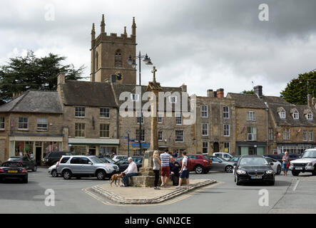 Der Marktplatz, Stow-on-the-Wold, Gloucestershire, England, UK Stockfoto