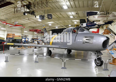 Kalamazoo, Michigan, USA – 23. Juni 2016: North American f-86 Sabre auf dem Display an der Zoo-Freilichtmuseum in Kalamazoo, Michigan Stockfoto