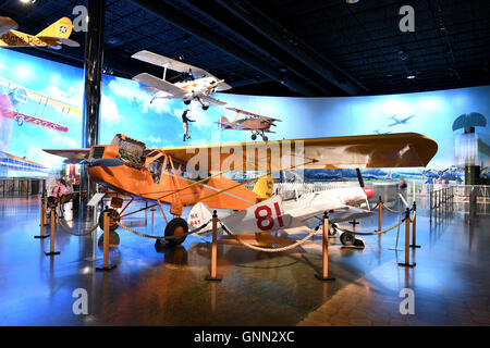 Kalamazoo, Michigan, USA – 23. Juni 2016: Flugzeuge auf dem Display an der Zoo-Freilichtmuseum in Kalamazoo, Michigan Stockfoto