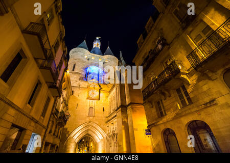 Uhrturm in der Nacht, der Grosse Cloche, Bordeaux, Gironde. Aquitaine Frankreich Europa Stockfoto