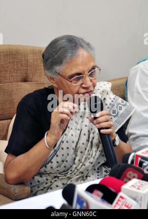 Allahabad, Indien. 31. August 2016. Ehemaligen Delhi Hauptminister und Uttar Pradesh Hauptminister Kandidat für Kongress Sheela Dixit bei einer Presse-Konferenz in Allahabad. Bildnachweis: Prabhat Kumar Verma/Pacific Press/Alamy Live-Nachrichten Stockfoto