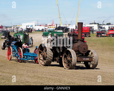 Demonstration der Schwertransport durch Dampf-Lokomobile an die Great Dorset Steam Fair 2016 Stockfoto