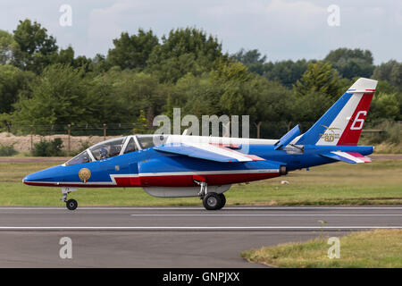 Französische Luftwaffe (Armée de l ' Air) Dassault-Dornier Alpha Jet E der Kunstflugstaffel Patrouille de France Stockfoto