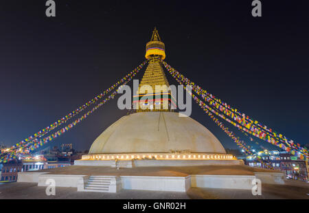 Boudhanath Stupa in der Nacht in Kathmandu, Nepal Stockfoto