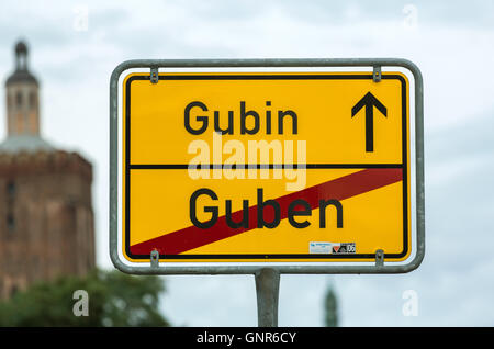 Guben, Deutschland, Ortsschild Guben und Gubin Stockfoto