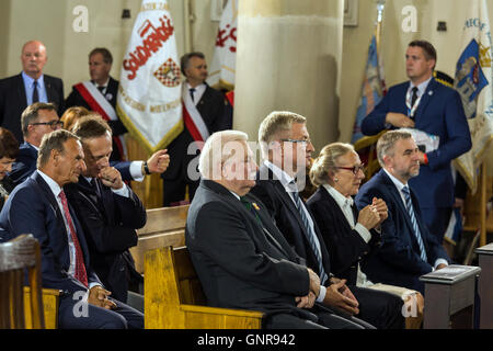 Posen, Polen, Lech Walesa, ehemaliger Präsident von Polen, eine Messe anlässlich des 60. Jahrestags der Posen Workers Rebellion Stockfoto