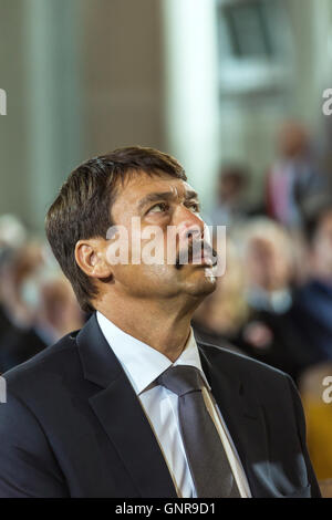 Posen, Polen, Janos Ader, ungarischen Staatspräsidenten eine Messe anlässlich des 60. Jahrestags der Posen Workers Rebellion Stockfoto