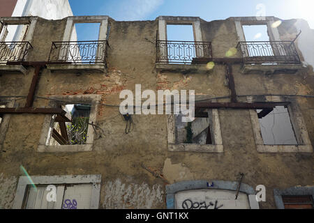 Lissabon, Portugal, zerstört Haus in der Calcada de Graca im Stadtteil Mouraria Stockfoto