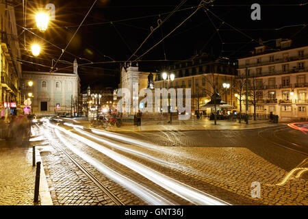 Lissabon, Portugal, Placa Luis de Camoes in der Nacht Stockfoto