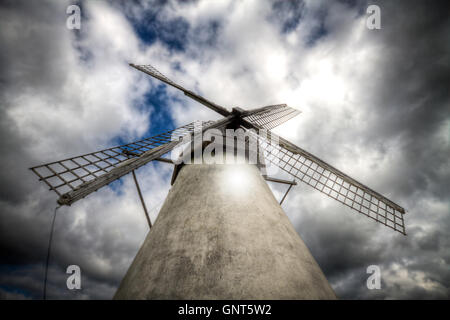 Restaurierte holländische Windmühle befindet sich in Seidla, Estland Stockfoto