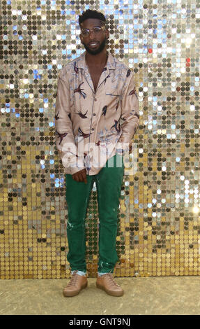 29. Juni 2016 - Tinie Tempah Teilnahme an Welt-Premiere von "Absolutely Fabulous: The Movie" im Odeon Leicester Square in London, Stockfoto