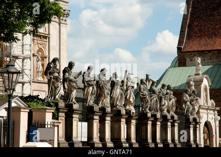 Statuen der Heiligen Peter und Paul Kirche - Krakau - Polen Stockfoto