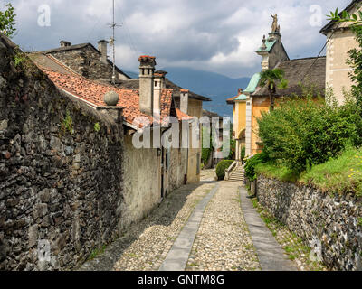 Gassen in Orta San Giulio in Italien Stockfoto