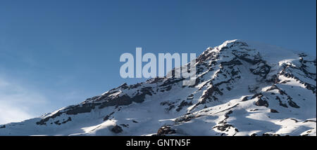 Panoramablick auf die Sonne setzt über den Mount Rainier National Park in den Cascade Mountains, Washington, USA Stockfoto