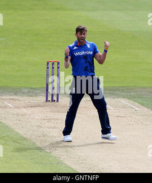 Englands Liam Plunkett feiert nach der Einnahme einer Pforte tagsüber der vierten internationale in Headingley, Leeds. Stockfoto