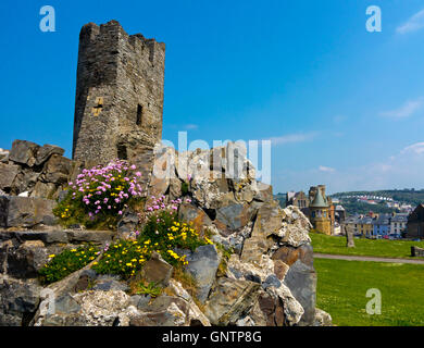 Die Ruinen von Aberystwyth Castle Ceredigion Wales UK im späten 13. Jahrhundert erbaut und teilweise abgerissen durch Oliver Cromwell Stockfoto