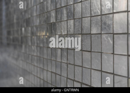 Spiegel Fliesen Wand Stockfoto, Bild: 116715584 - Alamy