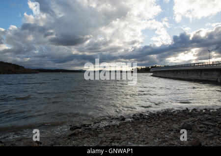 Der Stausee und Staumauer Stockfoto