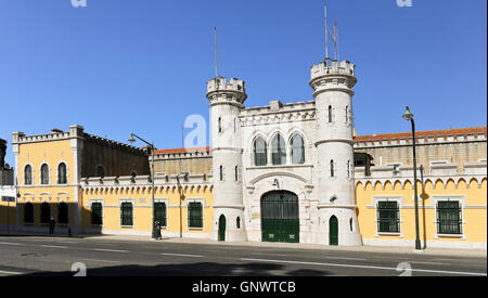 Eingang zum Lissabon Main Gefängnis im Jahr 1875 fertiggestellt und befindet sich im Zentrum von Lissabon, Portugal Stockfoto