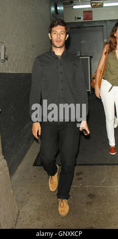 New York, New York, USA. 31. August 2016. Adam Brody bei AOL zu bauen, über seine Knistern Scripted Drama StarUp in New York zu sprechen. 31. August 2016. Bildnachweis: MediaPunch Inc/Alamy Live-Nachrichten Stockfoto