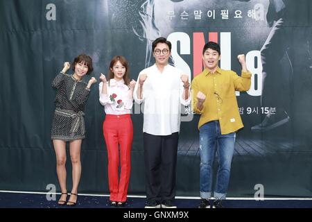 Seoul, Korea. 31. August 2016. Jae-Hun Tak, Se Yeong Lee,-Won Gwak und C.I.V.A Soo-min Lee besuchen TV Show SNL Korea 8 in Seoul, Korea am 31. August 2016. (China und Korea Rechte heraus) © TopPhoto/Alamy Live-Nachrichten Stockfoto