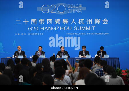 Hangzhou, China Zhejiang Provinz. 1. September 2016. Eine Pressekonferenz des Gipfels Business 20 (B20) ist in Hangzhou, Hauptstadt der ostchinesischen Provinz Zhejiang, 1. September 2016 statt. © Chen Yehua/Xinhua/Alamy Live-Nachrichten Stockfoto