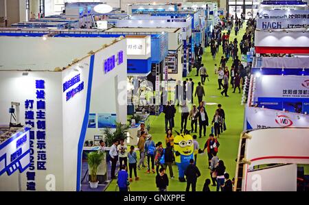 Shenyang. 1. September 2016. Foto aufgenommen am 1. September 2016 zeigt die Szene an der 15. China International Equipment Manufacturing Exposition in Shenyang, Hauptstadt des nordöstlichen Chinas Liaoning Provinz. Die fünftägige Ausstellung hier Donnerstag startete. Bildnachweis: Yang Qing/Xinhua/Alamy Live-Nachrichten Stockfoto