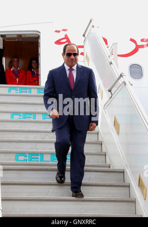 Neue Delh, neue Delh, Indien. 1. September 2016. Der ägyptische Präsident kommt Abdel Fattah El-Sisi bei Air Force Station in Neu-Delhi im 1. September 2016. Der ägyptische Präsident Abdel Fattah El-Sisi ist eine dreitägige Staatsbesuch Credit: ägyptische Präsident Büro/APA Bilder/ZUMA Draht/Alamy Live News Stockfoto