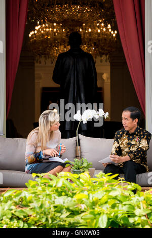 Jakarta frauen suchen männer