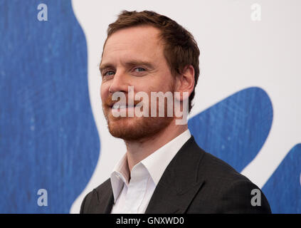 Venedig, Italien. 1. September 2016.  Michael Fassbender im Licht zwischen Ozeane Film Fototermin auf dem 73. Venedig Film Festival, Sala Grande auf Donnerstag, 1. September 2016, Venedig Lido. Bildnachweis: Doreen Kennedy/Alamy Live-Nachrichten Stockfoto