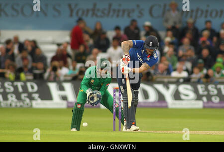 Leeds, UK. 01. Sep, 2016. Headingley Carnegie Stadium, West Yorkshire, Leeds, UK. Donnerstag, 1. September 2016. Ben Stokes von England Wimper gegen Pakistan während der 4. One Day International zwischen England und Pakistan in Leeds am 1. September 2016 © Stephen Gaunt/Alamy Live News Bildnachweis: Stephen Gaunt/Alamy Live News Stockfoto