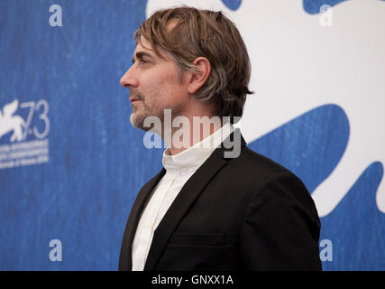 Venedig, Italien. 1. September 2016. Jens Harzer in Les Beaux Jours d'Aranjuez (die schönen Tage von Aranjuez) Film Fototermin auf dem 73. Venedig Film Festival, Sala Grande auf Donnerstag, 1. September 2016, Venedig Lido. Bildnachweis: Doreen Kennedy/Alamy Live-Nachrichten Stockfoto