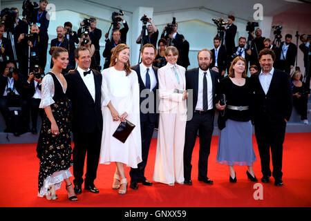 Venedig, Italien. 1. September 2016. Cast-Mitglieder kommen für die Premiere der Film "The Light zwischen Ozeane" auf dem 73. Venedig Film Festival in Venedig, Italien, 1. September 2016. Bildnachweis: Jin Yu/Xinhua/Alamy Live-Nachrichten Stockfoto