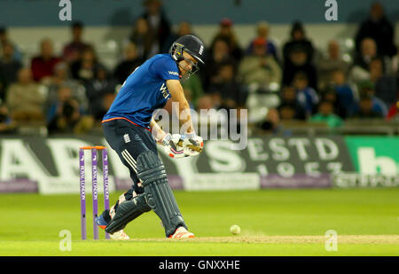 Headingley Carnegie Stadium, West Yorkshire, Leeds, UK.  Donnerstag, 1. September 2016.   David Willey von England Wimper gegen Pakistan während der 4. One Day International zwischen England und Pakistan in Leeds am 1. September 2016 Bild von Stephen Gaunt/Touchlinepics.com/Alamy Live News Stockfoto