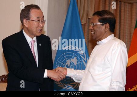 Colombo, Sri Lanka. 1. September 2016. UN-Generalsekretär Ban Ki-Moon (L) trifft sich mit Sri Lankas Präsident Maithripala Sirisena in Colombo, Sri Lanka, 1. September 2016. © Gayan Sameera/Xinhua/Alamy Live-Nachrichten Stockfoto