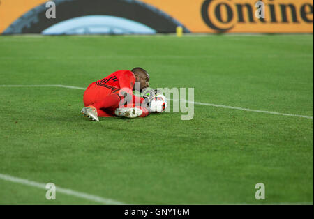 New York, Vereinigte Staaten von Amerika. 01. Sep, 2016. New York, NY USA – 1. September 2016: Torwart Bill Hamid (28) von DC United spart beim MLS-Spiel gegen die New York City FC im Yankees-Stadion Credit: Lev Radin/Alamy Live-Nachrichten Stockfoto