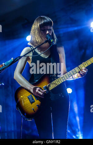 Tochter führt live auf Circolo Magnolia in Mailand, Italien, am 1. September 2016 Stockfoto