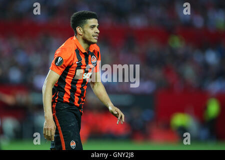 SEVILLA, Spanien - 5.Mai: Taison während der UEFA Europa League zweite Bein Halbfinale zwischen FC Shakhtar Donetsk Vs Sevilla FC, 5. Mai 2016, Ramon Sanchez Pizjuan, Spanien entsprechen Stockfoto