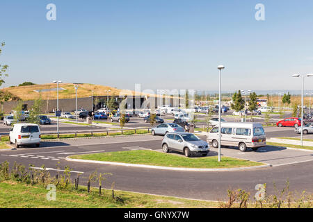 Gloucester-Dienste, der neue M5-Servicestation zwischen Jn 11a und Joh 12 Verkauf von lokalen produzieren, Gloucestershire, England, UK Stockfoto