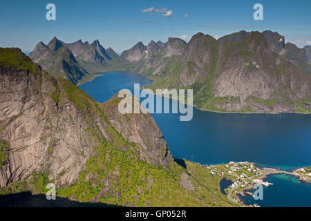 Reinebringen: Blick Richtung Kirkefjord Stockfoto
