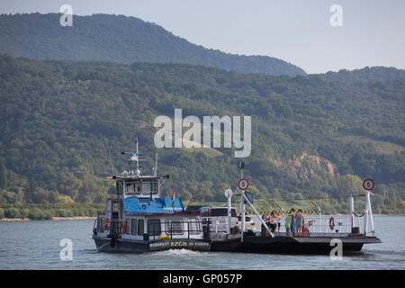 Nagymaros, Auto und Personenfähre zur Visegrad an der Donau, Pest County, Ungarn, Europa Stockfoto